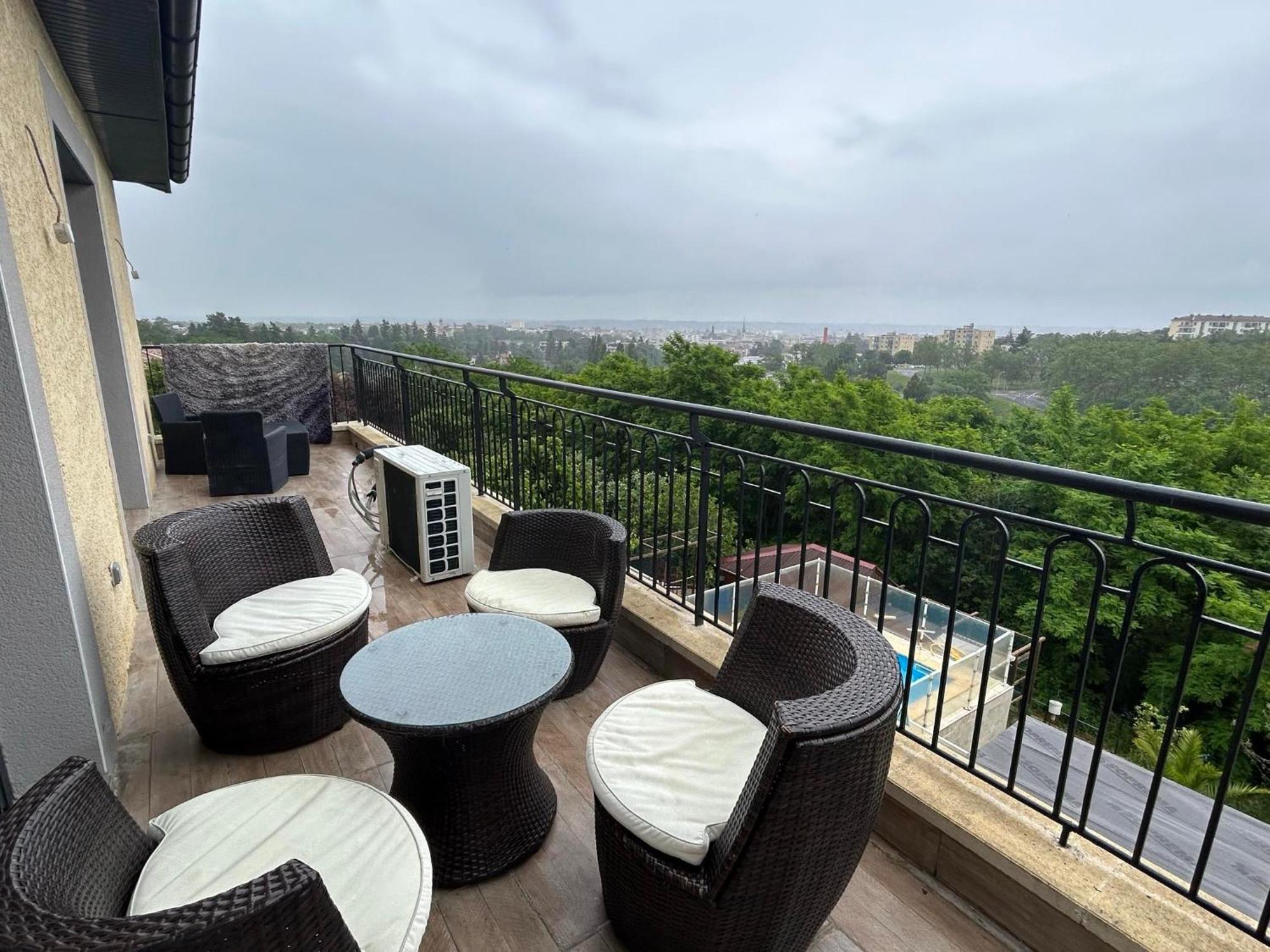 Magnifique Villa Avec Piscine Beaujolais Gleize Екстер'єр фото